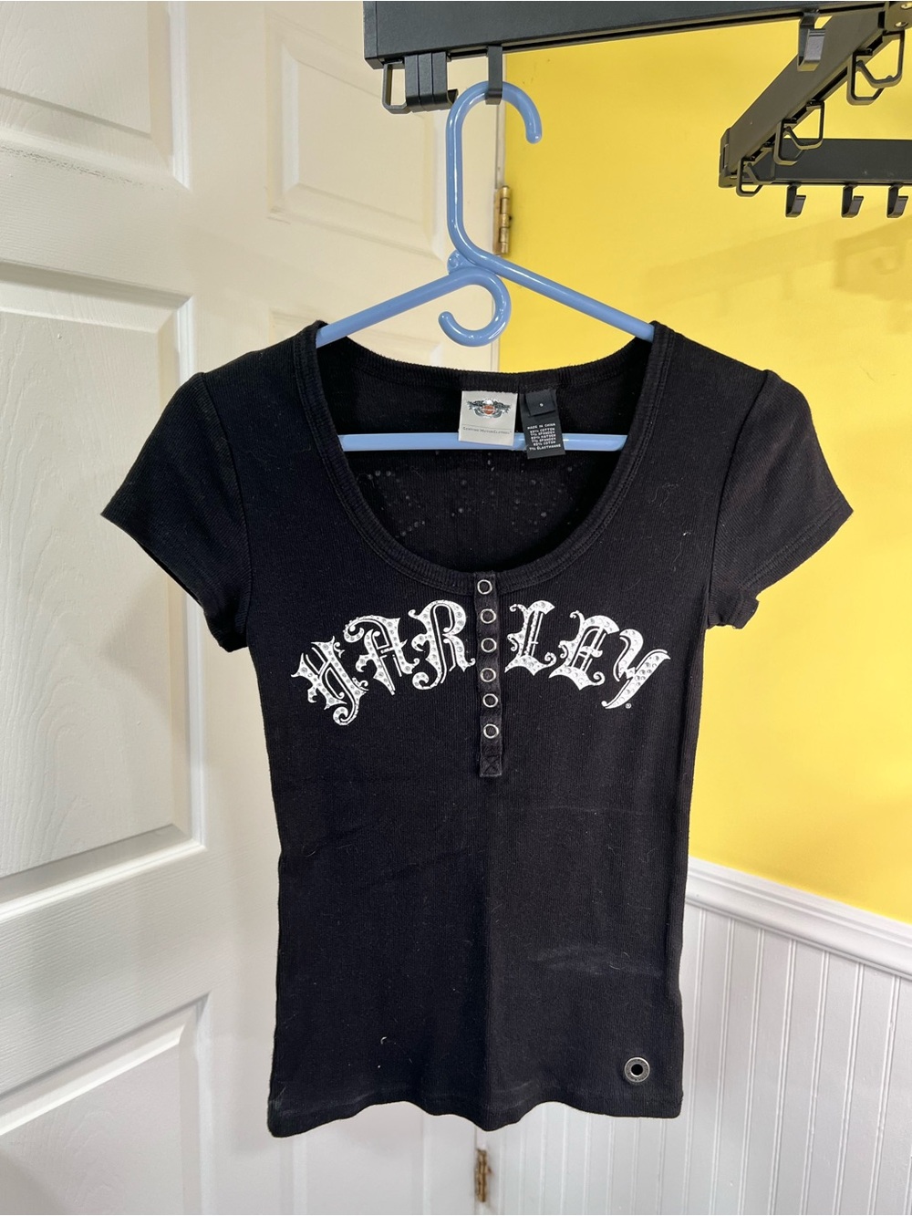 Y2K Harley-Davidson Black Short Sleeve Logo Henley Tee